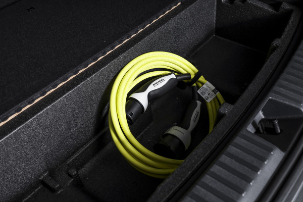 Škoda Kodiaq 1.5 TSI PHEV Sportline Business | S/K-Panodak | DCC+ | Dig. Cockpit | Adapt Cruise | Memory | Winterpakket | Camera | NAV + App. Connect | ECC | DAB | Elek. Trekhaak | Elek. Klep | LM 20" | 0767