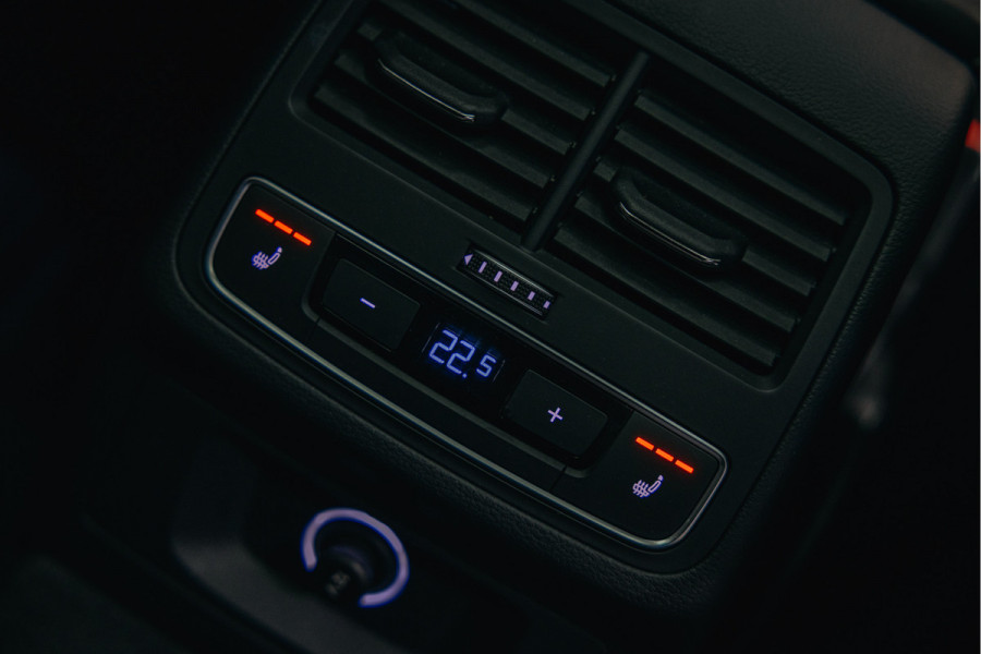 Audi RS4 Avant 2.9 TFSI RS4 quattro | ABT Motor Tuning | Pano | Stoelmassage | Carbon |