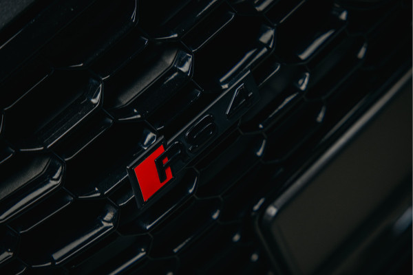 Audi RS4 2.9 TFSI RS 4 quattro | Full Carbon Pack | Alcantara | B&O | Sport util. | Dynamic plus.