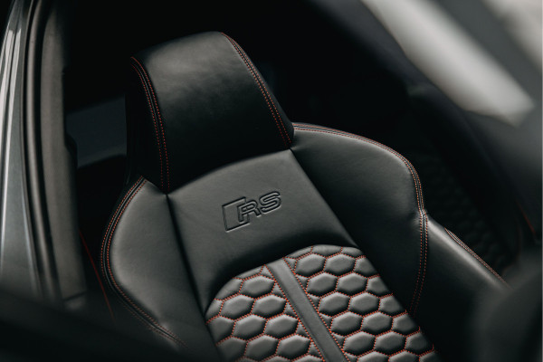 Audi RS4 2.9 TFSI RS 4 quattro | Full Carbon Pack | Alcantara | B&O | Sport util. | Dynamic plus.