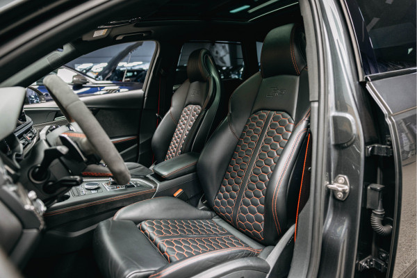 Audi RS4 2.9 TFSI RS 4 quattro | Full Carbon Pack | Alcantara | B&O | Sport util. | Dynamic plus.