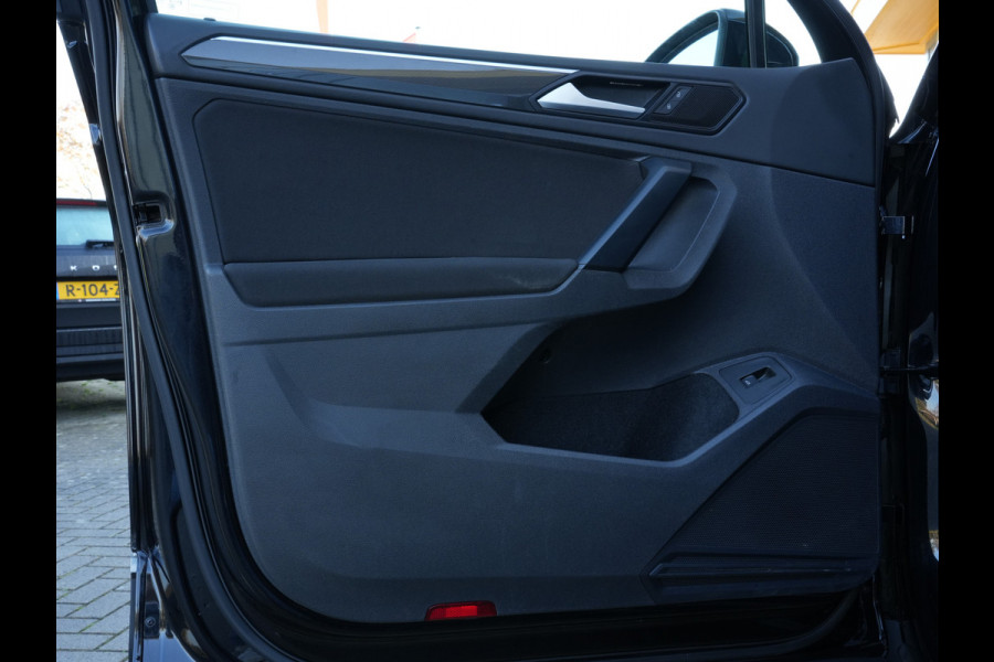 Volkswagen Tiguan 1.5 TSI ACT Comfortline Business | Navigatie | Adaptive Cruise | Stoelverwarming