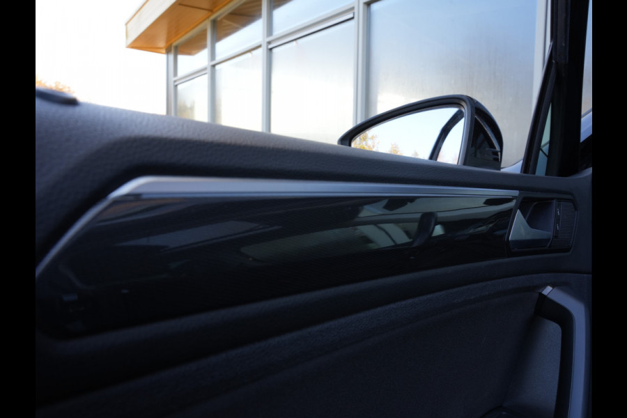 Volkswagen Tiguan 1.5 TSI ACT Comfortline Business | Navigatie | Adaptive Cruise | Stoelverwarming