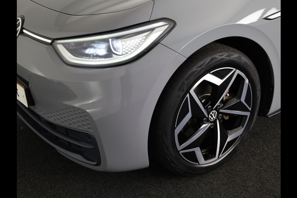 Volkswagen ID.3 First Plus 58 kWh 204 pk | Navigatie | Trekhaak (afneembaar) | Parkeersensoren | Achteruitrijcamera | Stoelverwarming | Matrix LED koplampen |