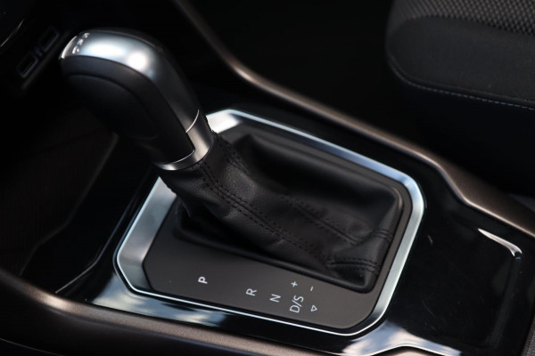 Volkswagen T-Roc 1.5 TSI / PANODAK / ACC / CAMERA / CARPLAY / STUUR+STOELVERW