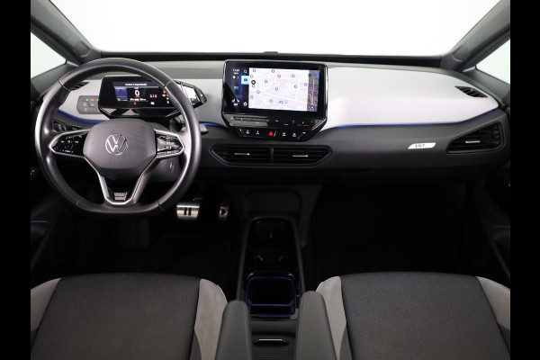 Volkswagen ID.3 First Plus 58 kWh 204 pk | Navigatie | Trekhaak (afneembaar) | Parkeersensoren | Achteruitrijcamera | Stoelverwarming | Matrix LED koplampen |