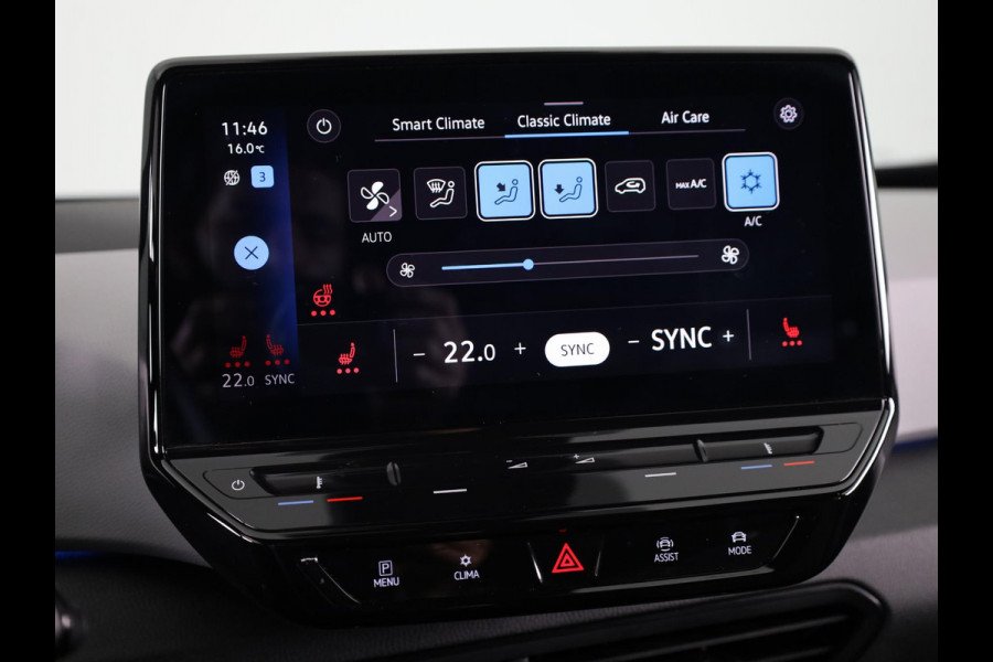 Volkswagen ID.3 First Plus 58 kWh 204 pk | Navigatie | Trekhaak (afneembaar) | Parkeersensoren | Achteruitrijcamera | Stoelverwarming | Matrix LED koplampen |