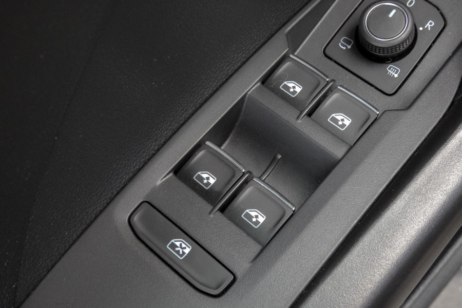 Volkswagen T-Cross 1.0 TSI Style | ADAPTIEVE CRUISE CONTROL | STOELVERWARMING | ACHTERUITRIJCAMERA | LED