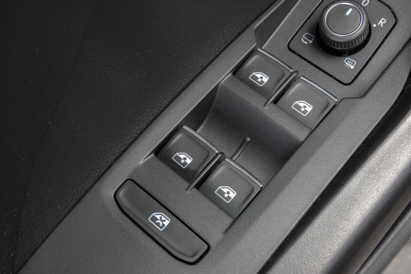 Volkswagen T-Cross 1.0 TSI Style | ADAPTIEVE CRUISE CONTROL | STOELVERWARMING | ACHTERUITRIJCAMERA | LED