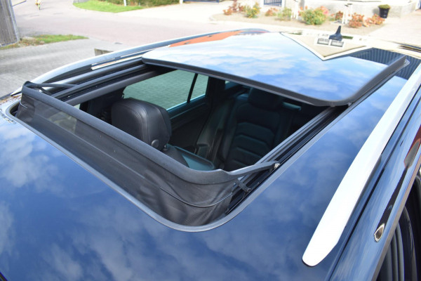 Volkswagen Tiguan 1.5 TSI ACT R-Line | LEDER | PANO | CAMERA | VIRTUAL COCKPIT | NAP | STOELVERWARMING