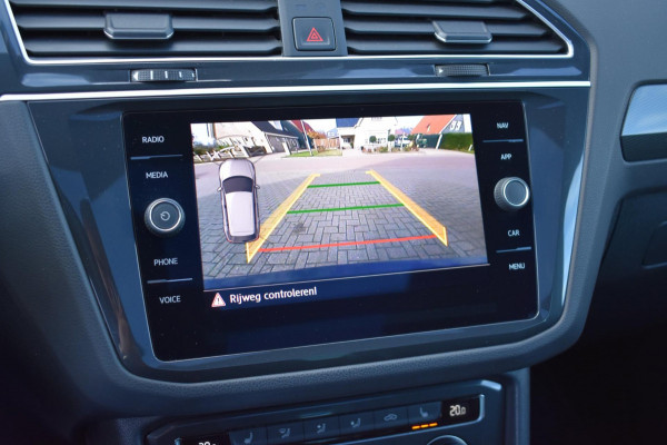 Volkswagen Tiguan 1.5 TSI ACT R-Line | LEDER | PANO | CAMERA | VIRTUAL COCKPIT | NAP | STOELVERWARMING