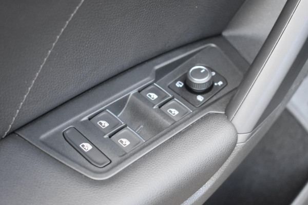 Volkswagen Tiguan 1.5 TSI ACT R-Line | LEDER | PANO | CAMERA | VIRTUAL COCKPIT | NAP | STOELVERWARMING