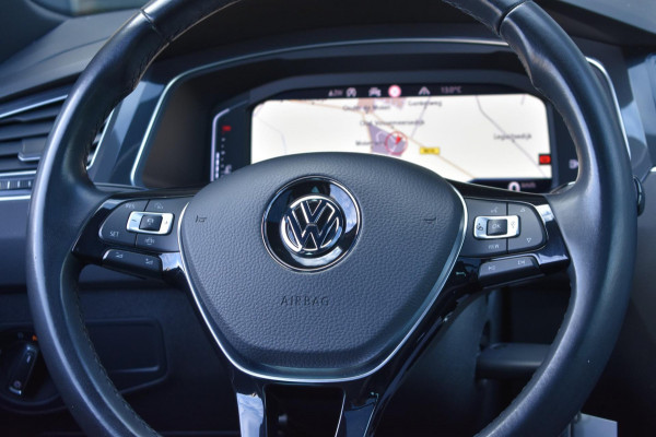 Volkswagen Tiguan 1.5 TSI ACT R-Line | LEDER | PANO | CAMERA | VIRTUAL COCKPIT | NAP | STOELVERWARMING
