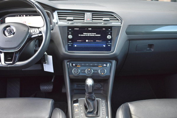 Volkswagen Tiguan 1.5 TSI ACT R-Line | LEDER | PANO | CAMERA | VIRTUAL COCKPIT | NAP | STOELVERWARMING