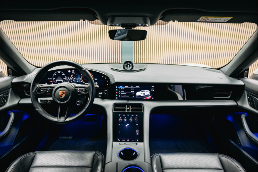 Porsche Taycan Cross Turismo 4 93 kWh | Sport Chrono | Stoelverwarming | Luchtvering | 360 camera |