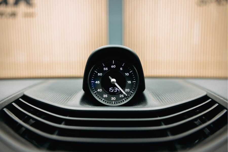 Porsche Taycan Cross Turismo 4 93 kWh | Sport Chrono | Stoelverwarming | Luchtvering | 360 camera |