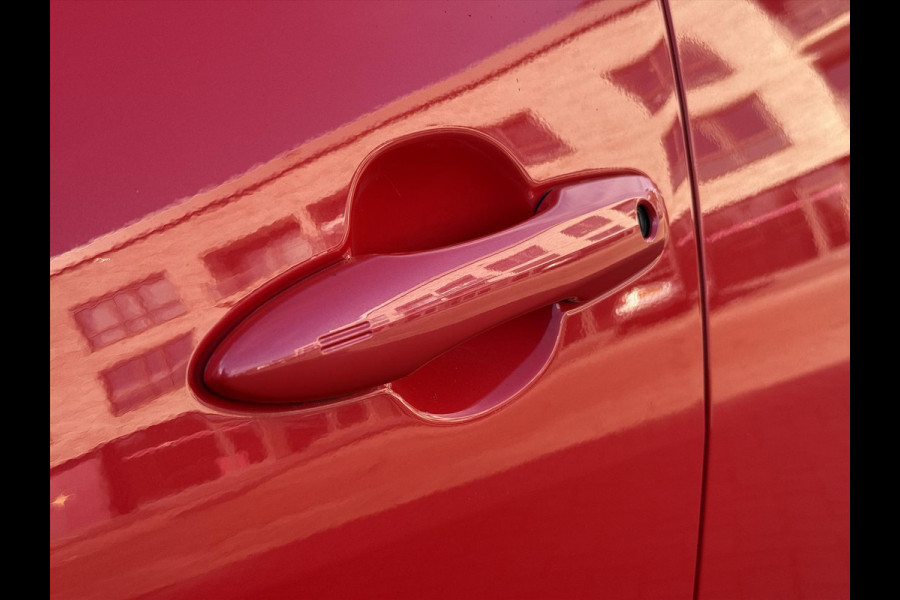 Toyota Yaris 1.5 Hybrid Dynamic | Stoelverwarming, Keyless, Apple Carplay/Android auto, Parkeercamera, LED