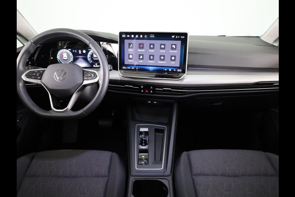 Volkswagen Golf 1.5 eHybrid Life Edition 204 pk Automaat (DSG) | Verlengde garantie | Navigatie via App | Parkeersensoren (Park assist) | Achteruitrijcamera | Adaptieve cruise control |