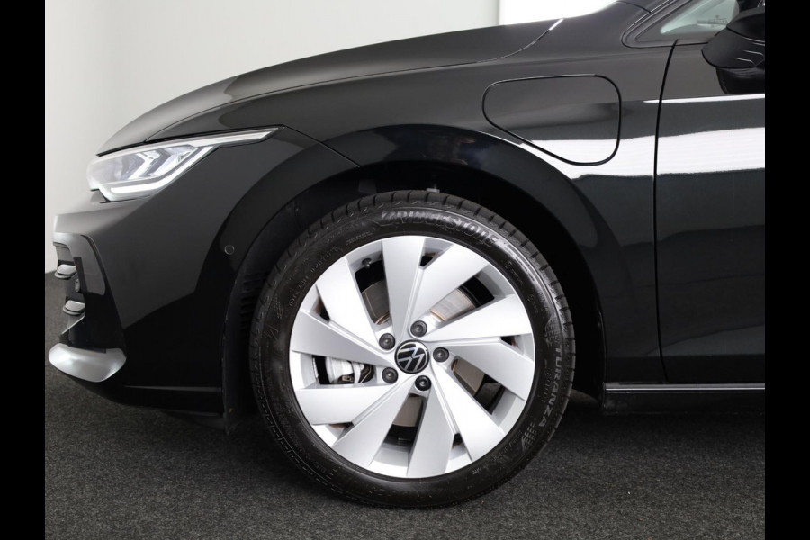 Volkswagen Golf 1.5 eHybrid Life Edition 204 pk Automaat (DSG) | Verlengde garantie | Navigatie via App | Parkeersensoren (Park assist) | Achteruitrijcamera | Adaptieve cruise control |