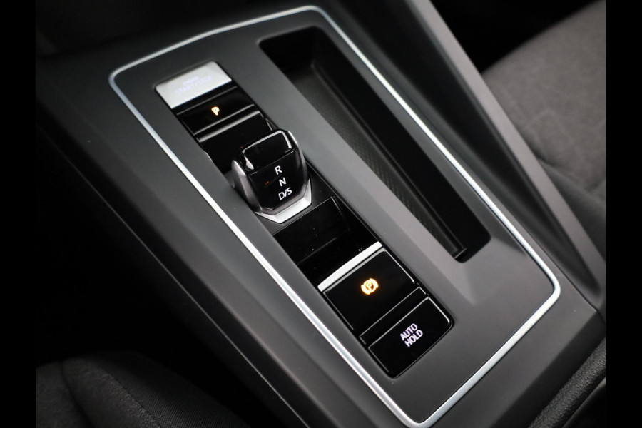 Volkswagen Golf 1.5 eHybrid Life Edition 204 pk Automaat (DSG) | Verlengde garantie | Navigatie via App | Parkeersensoren (Park assist) | Achteruitrijcamera | Adaptieve cruise control |