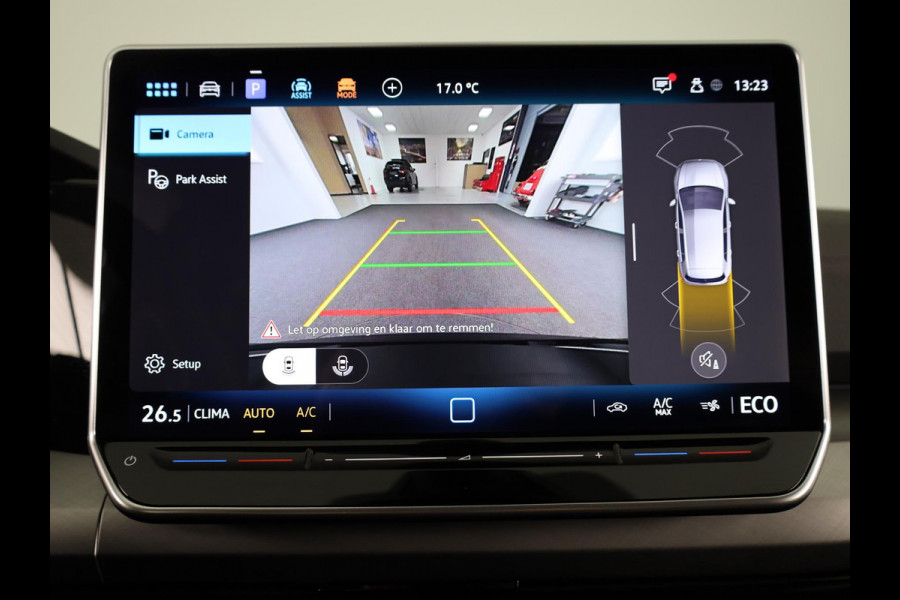 Volkswagen Golf 1.5 eHybrid Life Edition 204 pk Automaat (DSG) | Verlengde garantie | Navigatie via App | Parkeersensoren (Park assist) | Achteruitrijcamera | Adaptieve cruise control |