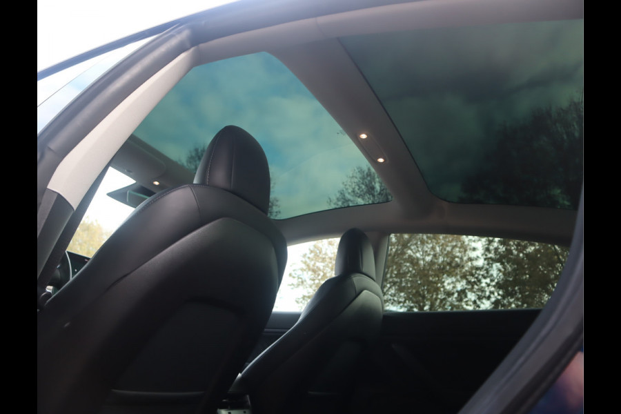 Tesla Model 3 Long Range AWD 75 kWh / Autopilot