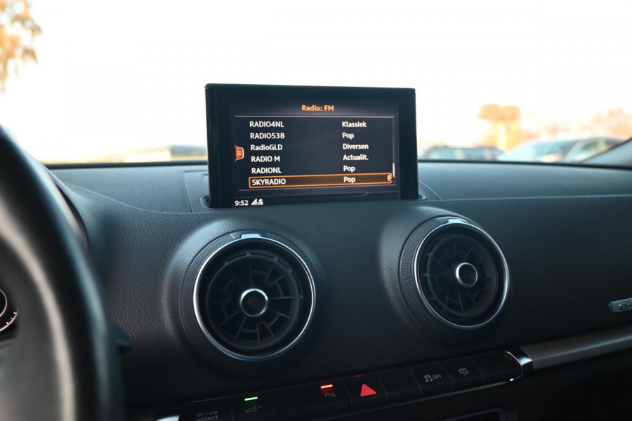 Audi A3 Sportback 1.4 e-tron Sport 204 PK Virtual Cockpit Adaptive Cruise Keyless Leder PDC 17''