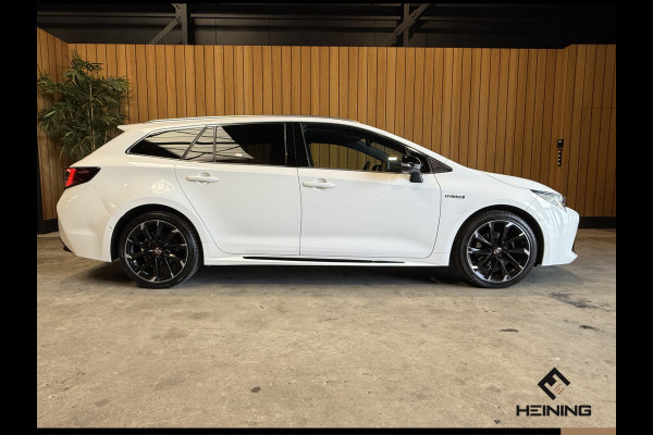 Toyota Corolla Touring Sports 2.0 Hybrid Business GR-Sport Trekhaak. Apple-carplay. Head-up display. Hollandse auto met NAP