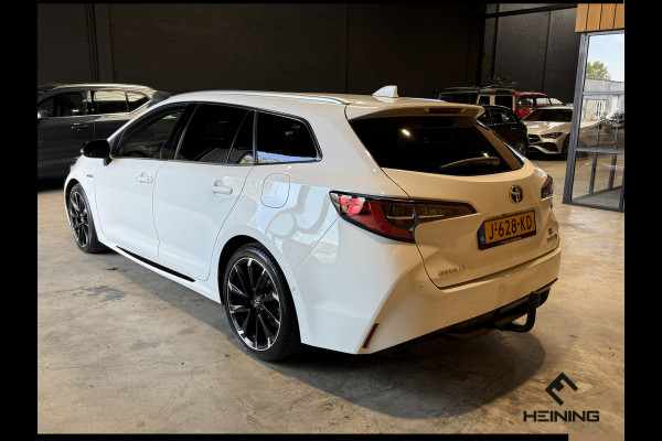 Toyota Corolla Touring Sports 2.0 Hybrid Business GR-Sport Trekhaak. Apple-carplay. Head-up display. Hollandse auto met NAP