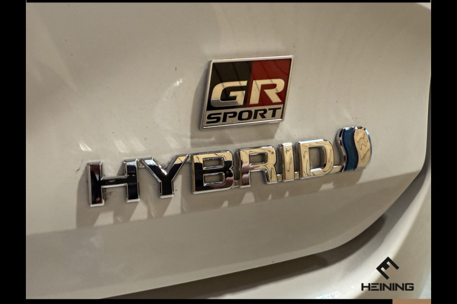 Toyota Corolla Touring Sports 2.0 Hybrid Business GR-Sport Trekhaak. Apple-carplay. Head-up display. Hollandse auto met NAP