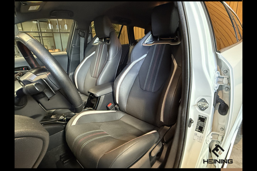 Toyota Corolla Touring Sports 2.0 Hybrid Business GR-Sport Trekhaak. Apple-carplay. Head-up display. Hollandse auto met NAP