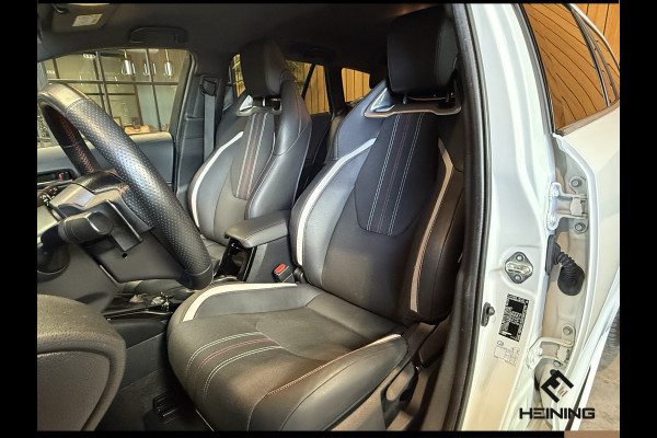 Toyota Corolla Touring Sports 2.0 Hybrid Business GR-Sport Trekhaak. Apple-carplay. Head-up display. Hollandse auto met NAP