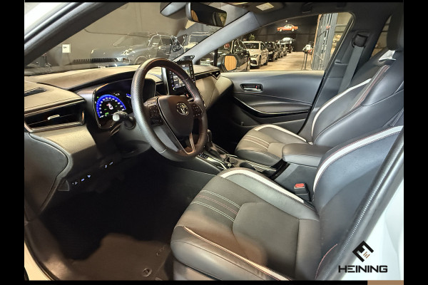 Toyota Corolla Touring Sports 2.0 Hybrid Business GR-Sport Trekhaak. Apple-carplay. Head-up display. Hollandse auto met NAP
