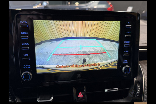 Toyota Corolla Touring Sports 2.0 Hybrid Business GR-Sport Trekhaak. Apple-carplay. Head-up display. Hollandse auto met NAP