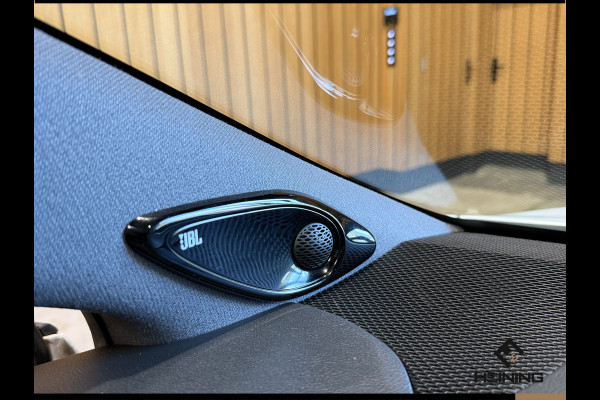 Toyota Corolla Touring Sports 2.0 Hybrid Business GR-Sport Trekhaak. Apple-carplay. Head-up display. Hollandse auto met NAP