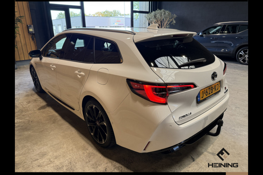 Toyota Corolla Touring Sports 2.0 Hybrid Business GR-Sport Trekhaak. Apple-carplay. Head-up display. Hollandse auto met NAP