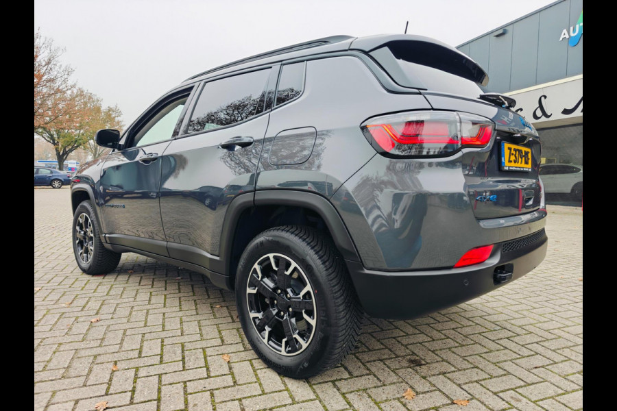 Jeep Compass 4xe 240 Plug-in Hybrid Electric Trailhawk