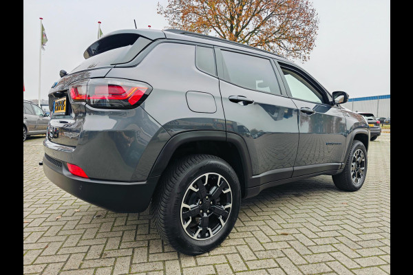 Jeep Compass 4xe 240 Plug-in Hybrid Electric Trailhawk