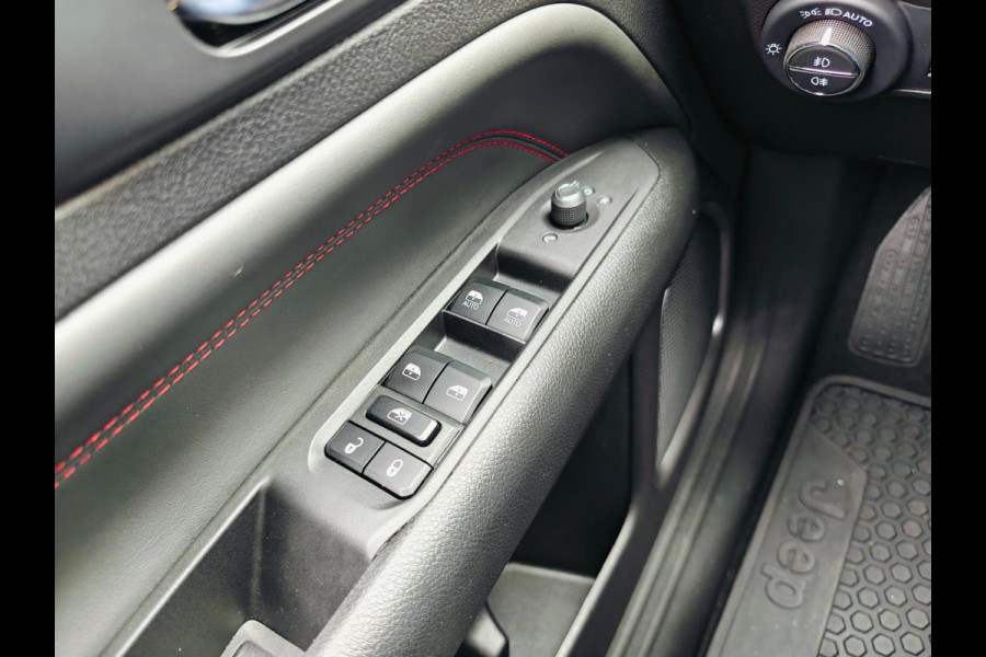 Jeep Compass 4xe 240 Plug-in Hybrid Electric Trailhawk