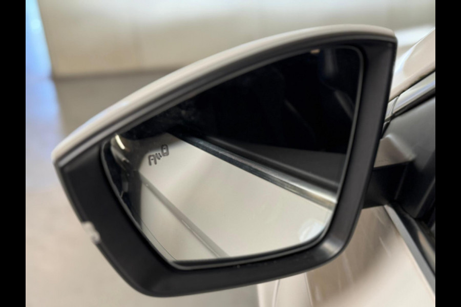 Škoda Karoq 1.5 TSI ACT Sportline Business | Pano | Memory | Sportstoelen | Sfeerverlichting | Cruise control | DAB