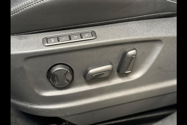 Škoda Karoq 1.5 TSI ACT Sportline Business | Pano | Memory | Sportstoelen | Sfeerverlichting | Cruise control | DAB