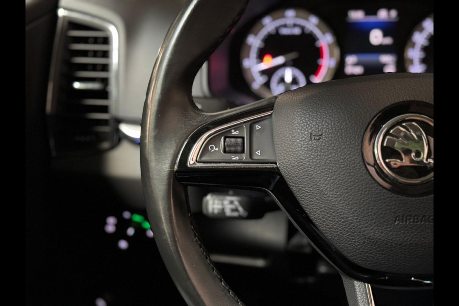 Škoda Karoq 1.5 TSI ACT Sportline Business | Pano | Memory | Sportstoelen | Sfeerverlichting | Cruise control | DAB