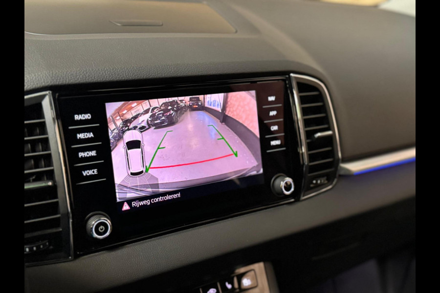 Škoda Karoq 1.5 TSI ACT Sportline Business | Pano | Memory | Sportstoelen | Sfeerverlichting | Cruise control | DAB
