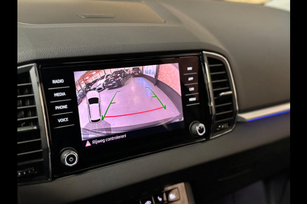 Škoda Karoq 1.5 TSI ACT Sportline Business | Pano | Memory | Sportstoelen | Sfeerverlichting | Cruise control | DAB