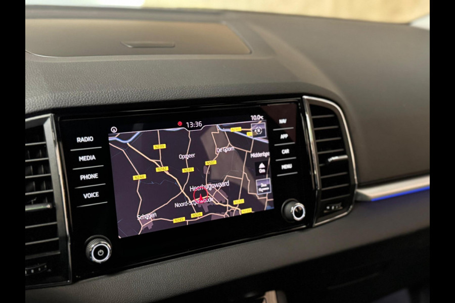 Škoda Karoq 1.5 TSI ACT Sportline Business | Pano | Memory | Sportstoelen | Sfeerverlichting | Cruise control | DAB