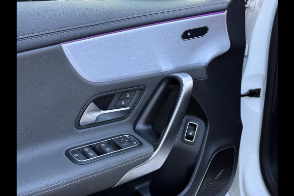 Mercedes-Benz A-Klasse 250 e AMG Line | Pano | Sfeer | Leer | Cruise