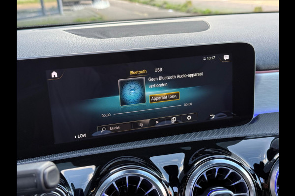 Mercedes-Benz A-Klasse 250 e AMG Line | Pano | Sfeer | Leer | Cruise