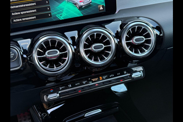 Mercedes-Benz A-Klasse 250 e AMG Line | Pano | Sfeer | Leer | Cruise
