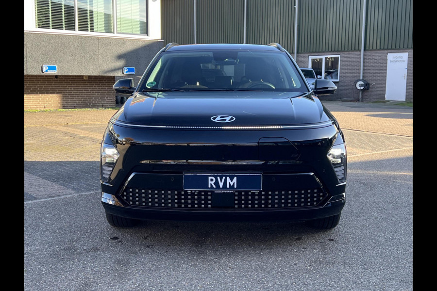 Hyundai Kona Elektro 160 kW Trend-Paket 3-Fase Lader | Dealeronderhouden | Fabrieksgarantie Hyundai tot 2029 | Stoel & Stuurverwarming | 360 camera | | Rijklaar Geleverd