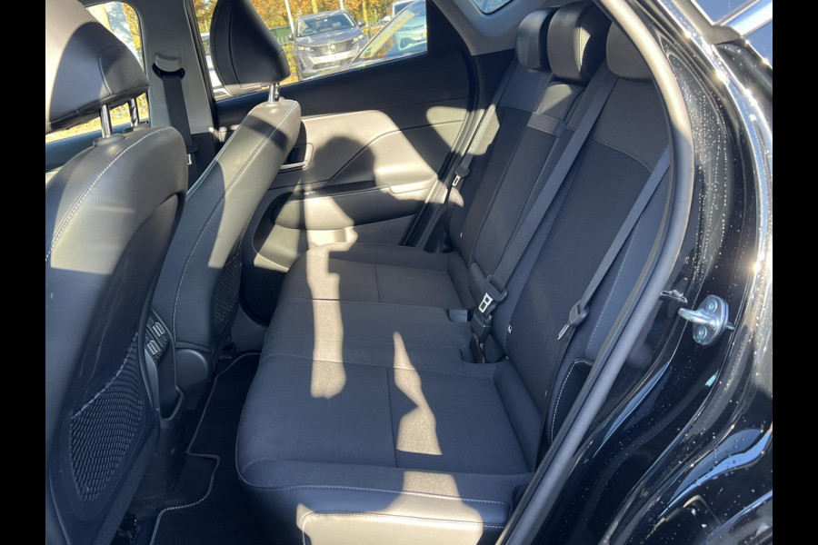 Hyundai Kona Elektro 160 kW Trend-Paket 3-Fase Lader | Dealeronderhouden | Fabrieksgarantie Hyundai tot 2029 | Stoel & Stuurverwarming | 360 camera | | Rijklaar Geleverd